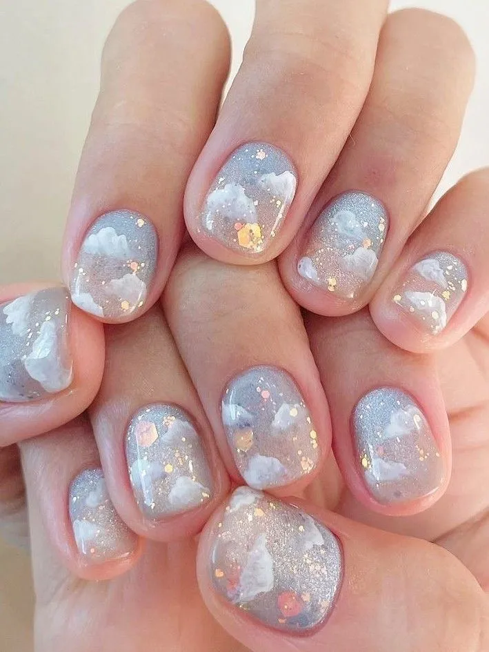 Nail hè 2025 - hiệu ứng vân mây độc đáo