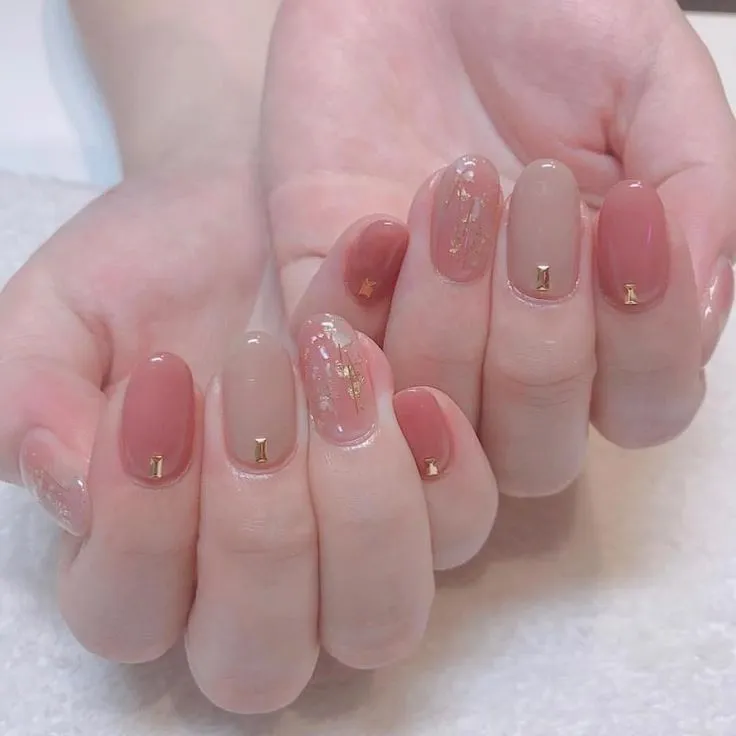 Nail hè tối giản thanh lịch 