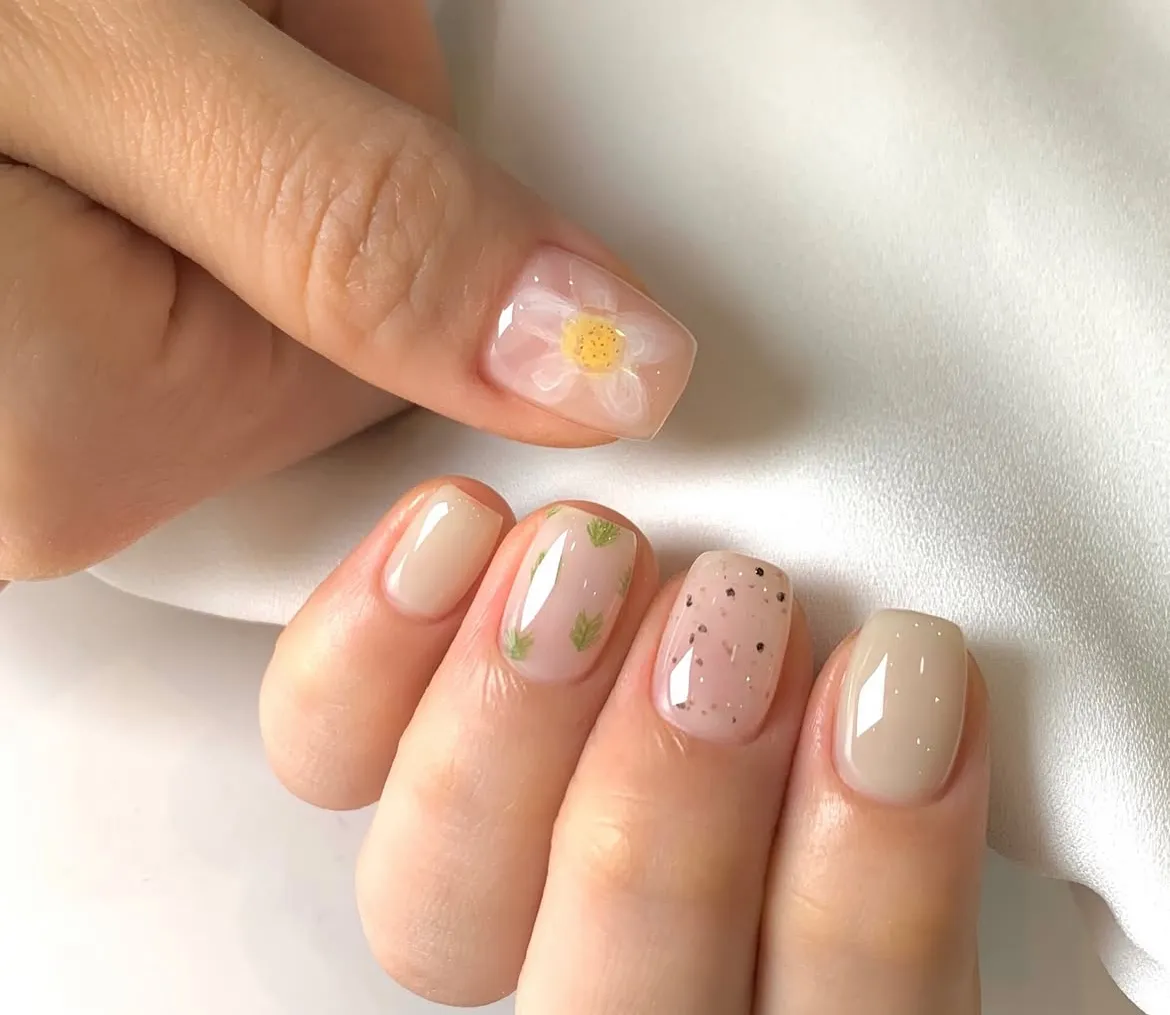 Nail hè vẽ hoạ tiết tropical tươi tắn
