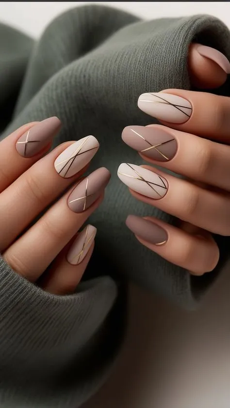 Nail pastel nhám mịn màng, xu hướng nail hè 2025 tinh tế