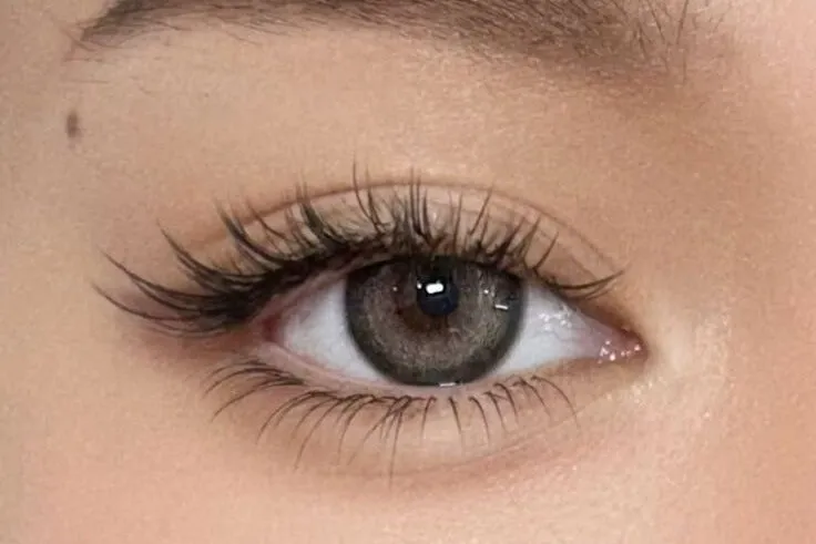 Khắc phục mi nối bị xô hoặc rối nặng tại salon chuyên nghiệp